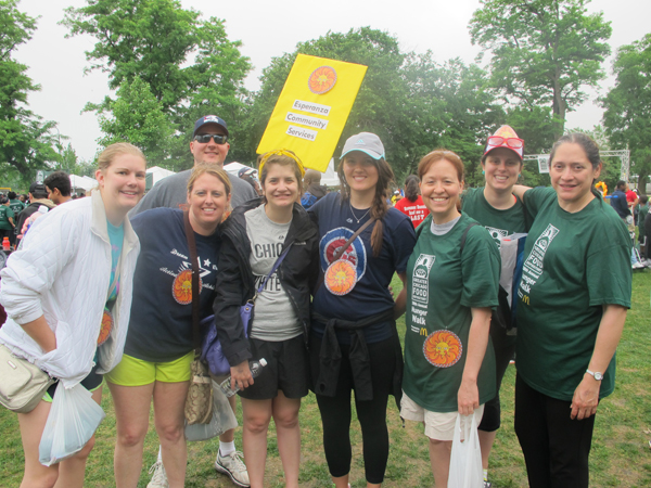 Help raise funds to provide healthy lunches to Esperanza School students – support us in the Hunger Walk at Soldier Field on June 21!